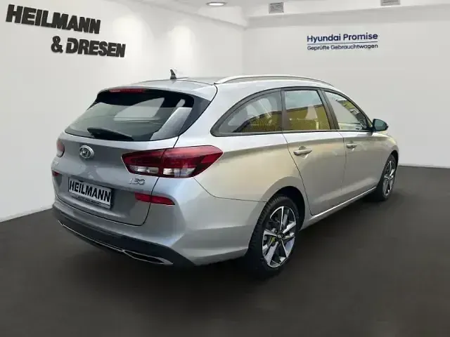 Gebraucht Hyundai i30 Trend 120 PS (88 kW) 2024 Silber Kombi