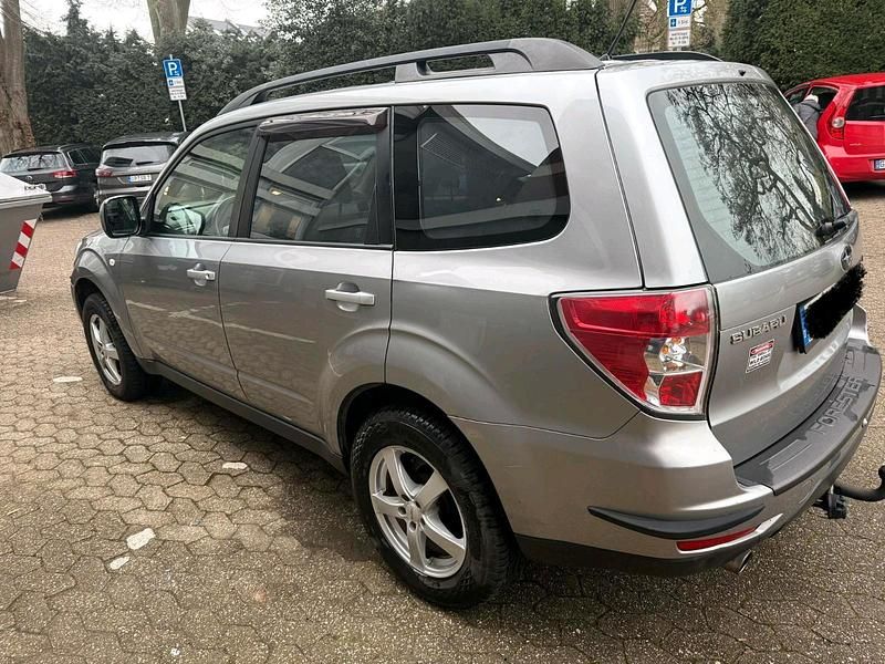 Gebraucht Subaru Forester 146 PS (107 kW) 2011 Grau SUV