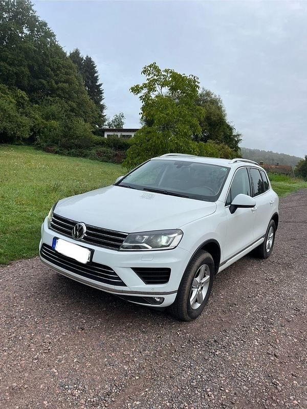 Weiß Gebraucht 2015 VW Touareg Exclusive SUV | 17.650 € (Superpreis) - Bild 1/4
