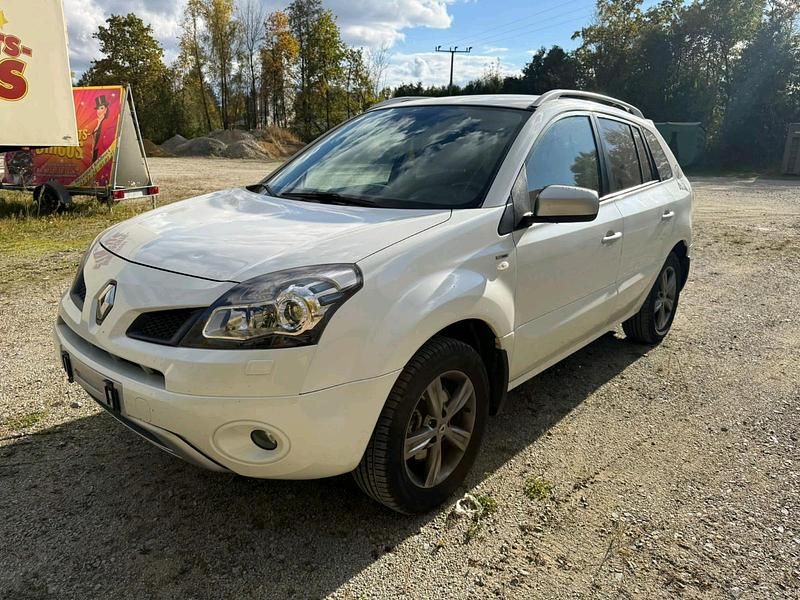 Weiß Gebraucht 2011 Renault Koleos SUV | 3.999 € (Guter Preis) - Bild 1/4