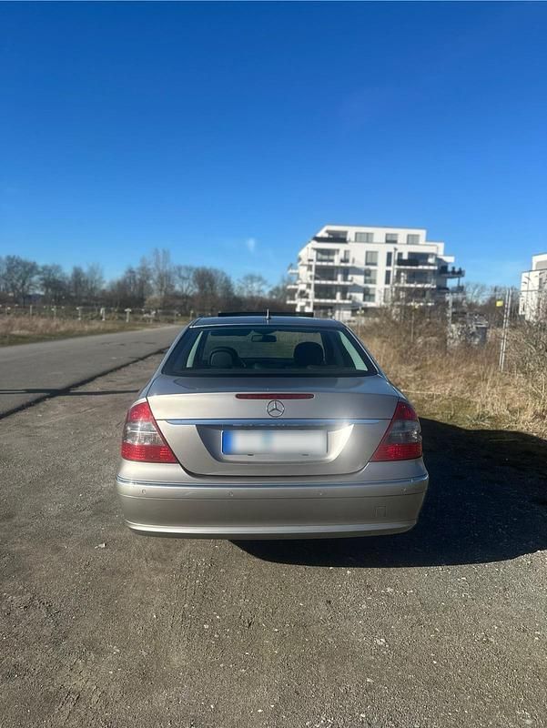 Gebraucht Mercedes E350 272 PS (200 kW) 2006 Andere farben Limousine