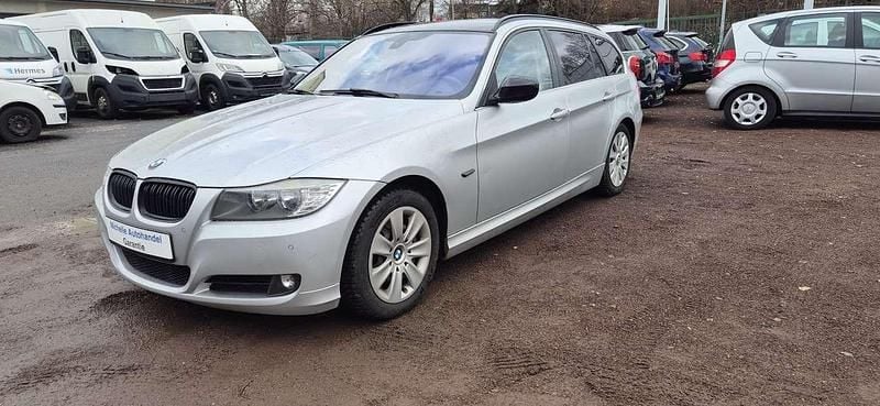 Gebraucht BMW 320 170 PS (125 kW) 2011 Titansilber metallic Kombi