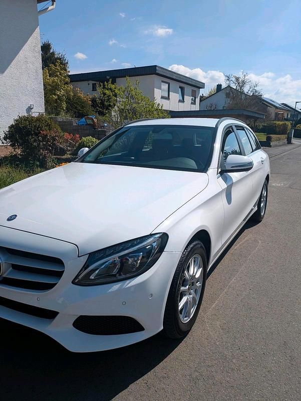 Gebraucht Mercedes C180 116 PS (85 kW) 2017 Weiß Kombi