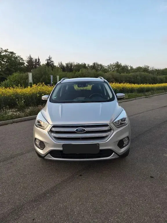 Gebraucht Ford Kuga 182 PS (133 kW) 2017 Silber SUV