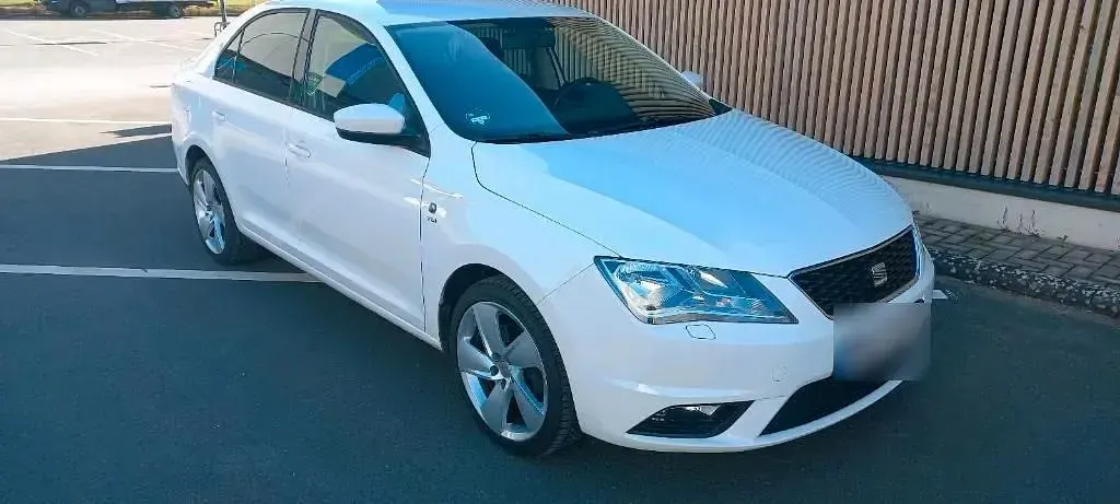 Gebraucht Seat Toledo 105 PS (77 kW) 2013 Weiß Kleinwagen