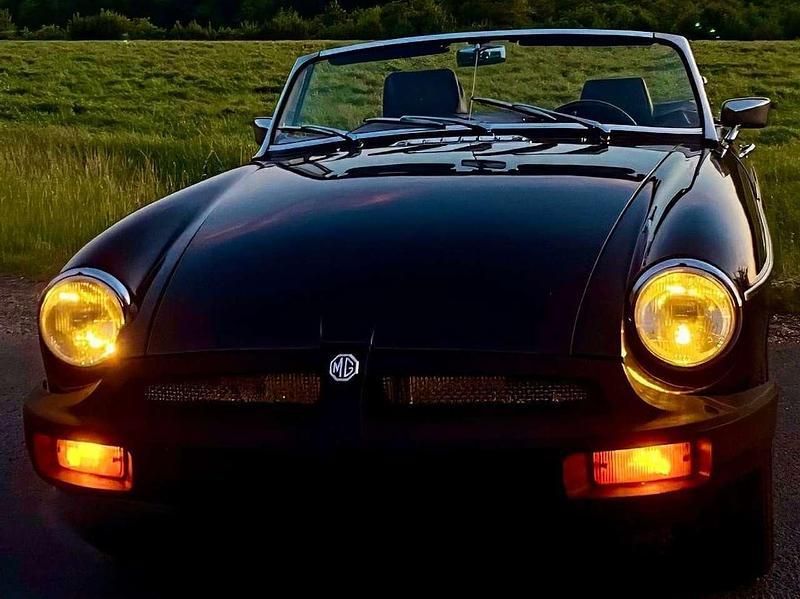 Schwarz Gebraucht 1979 MG B Cabrio | 14.500 € - Bild 1/4