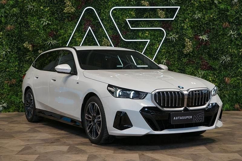 Gebraucht BMW 540 Performance 303 PS (222 kW) 2024 Weiß Limousine