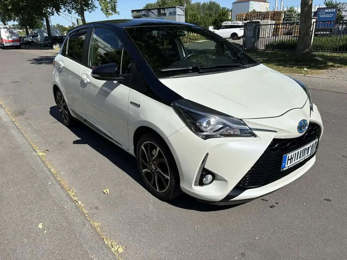 Gebraucht Toyota Yaris Hybrid Style 73 PS (53 kW) 2018 Kleinwagen