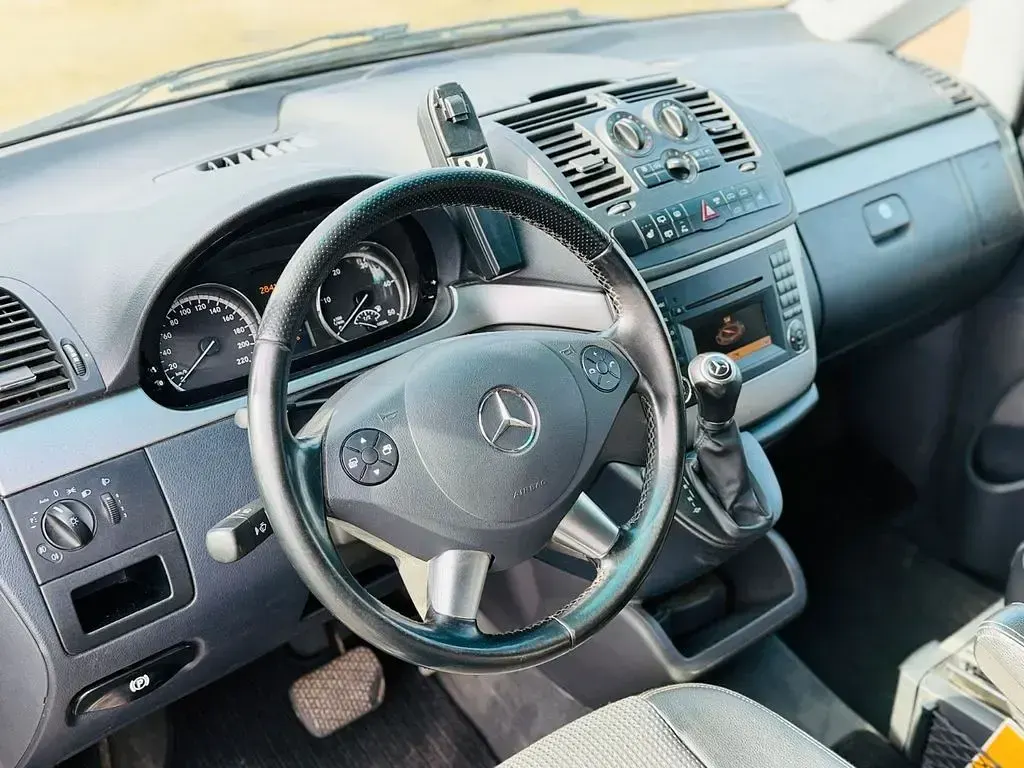 Gebraucht Mercedes Viano 224 PS (164 kW) 2012 Silber Van / Kleinbus