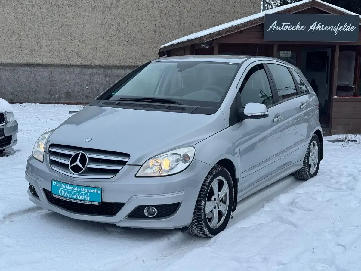 Gebraucht Mercedes B200 136 PS (100 kW) 2010 Silber Van / Kleinbus
