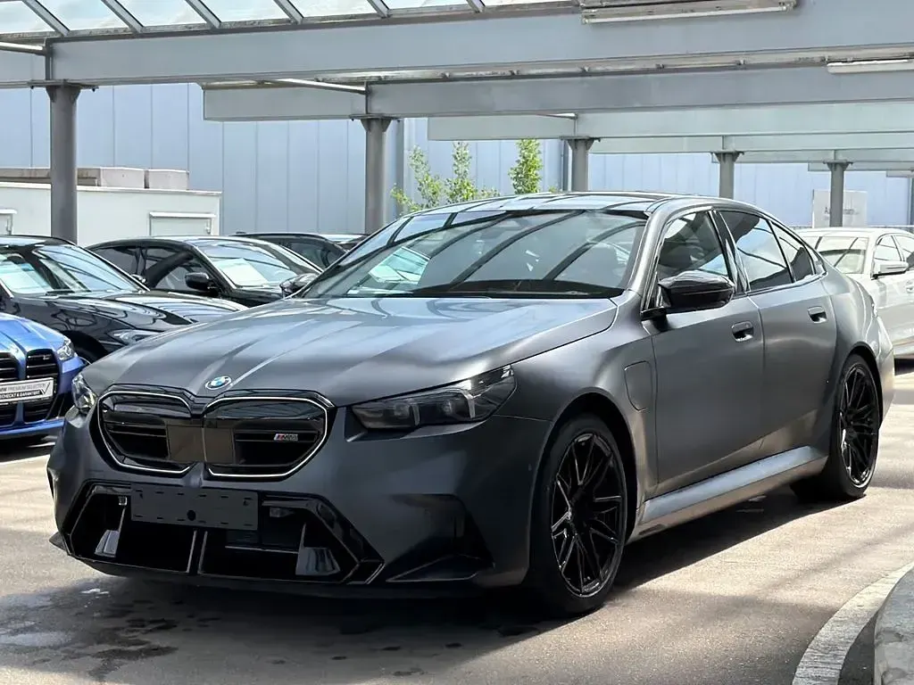 Neu BMW M5 Performance 727 PS (534 kW) 2026 Grau Limousine
