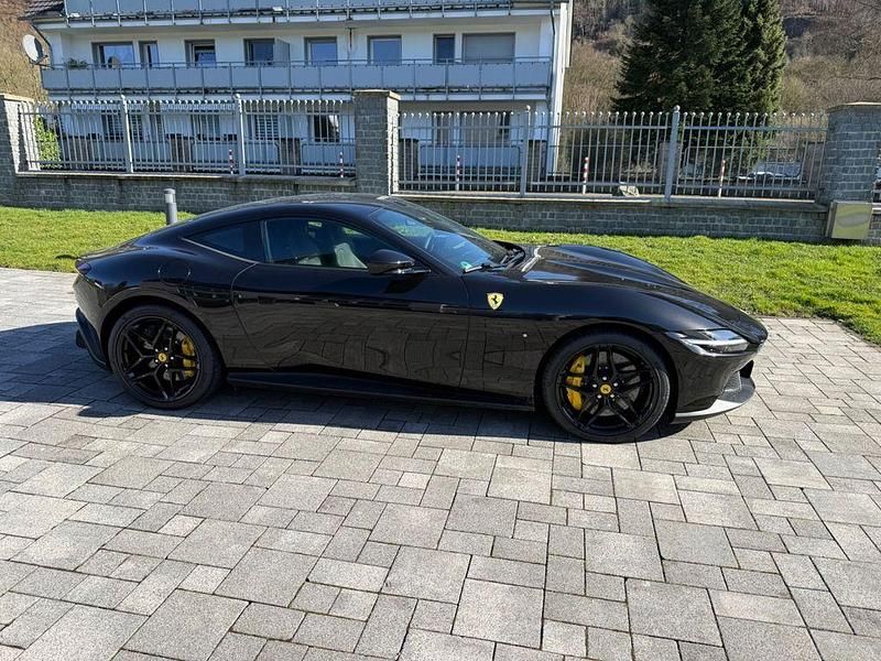 Gebraucht Ferrari Roma 620 PS (456 kW) 2024 Schwarz Cabrio