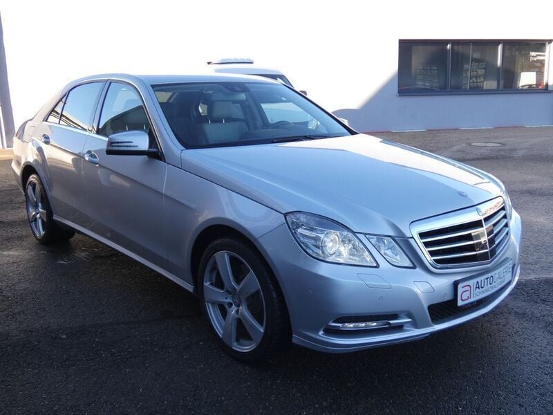 Silber Gebraucht 2012 Mercedes 300 Limousine | 16.850 € (Etwas zu teuer) - Bild 1/4