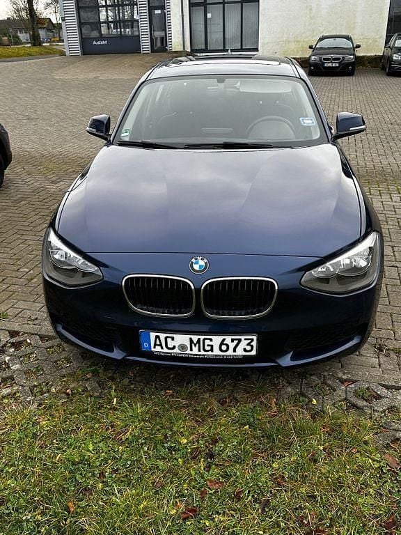 Blau Gebraucht 2013 BMW 114 Kleinwagen | 4.990 € (Guter Preis) - Bild 1/4