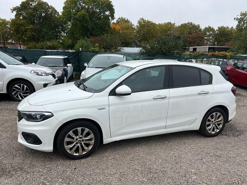 Gebraucht Fiat Tipo 95 PS (69 kW) 2018 Weiß Limousine