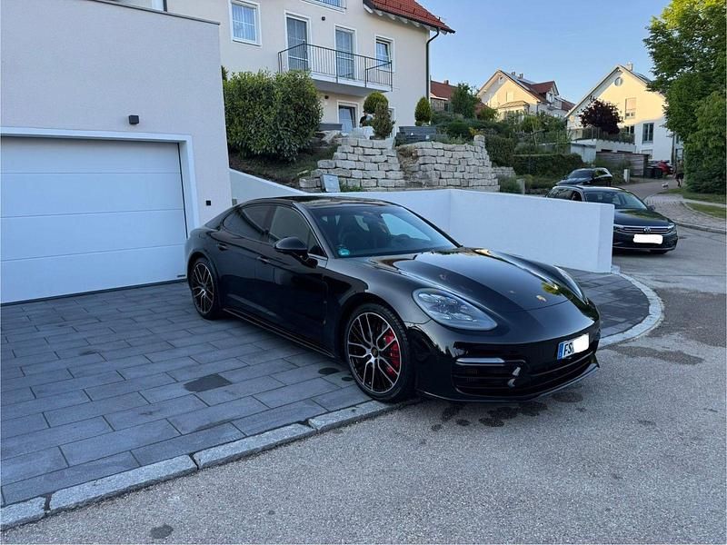 Schwarz Gebraucht 2022 Porsche Panamera GTS Limousine | 86.900 € (Guter Preis) - Bild 1/4