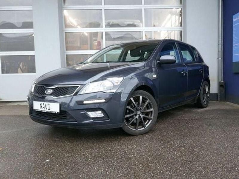 Grau Gebraucht 2012 Kia Ceed DREAM-TEAM Edition Limousine | 6.499 € (Guter Preis) - Bild 1/4