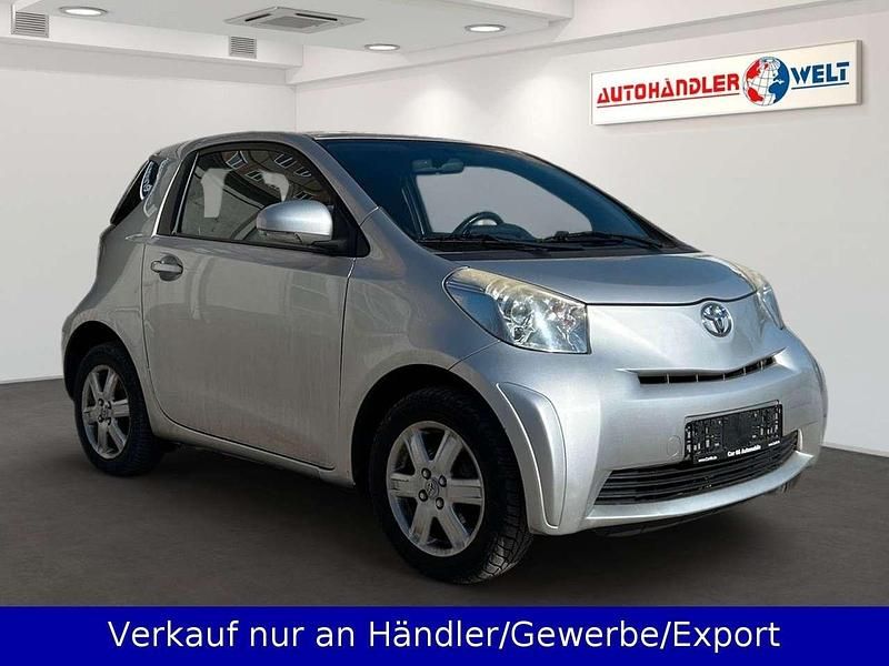 Gebraucht Toyota iQ 68 PS (50 kW) 2009 Silber Kleinwagen