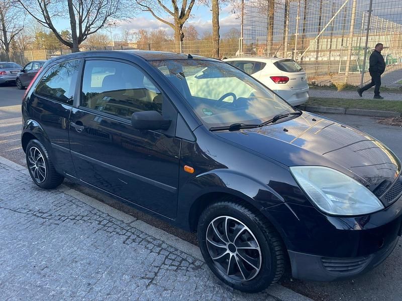 Gebraucht Ford Fiesta 60 PS (44 kW) 2004 Blau Kleinwagen