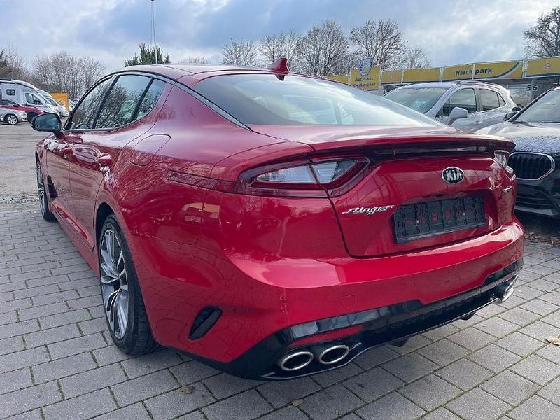 Gebraucht Kia Stinger GT-Line 245 PS (180 kW) 2018 Rot Kleinwagen