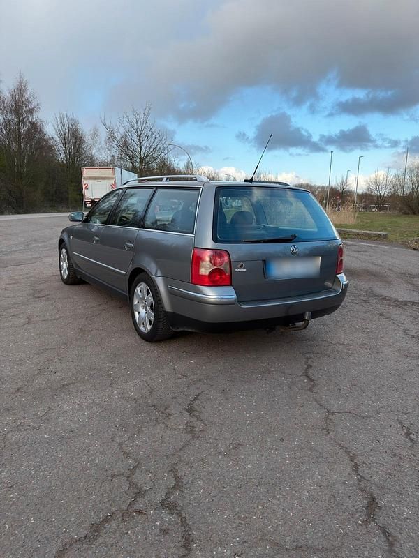 Gebraucht VW Passat Highline 150 PS (110 kW) 2001 Grau Kombi