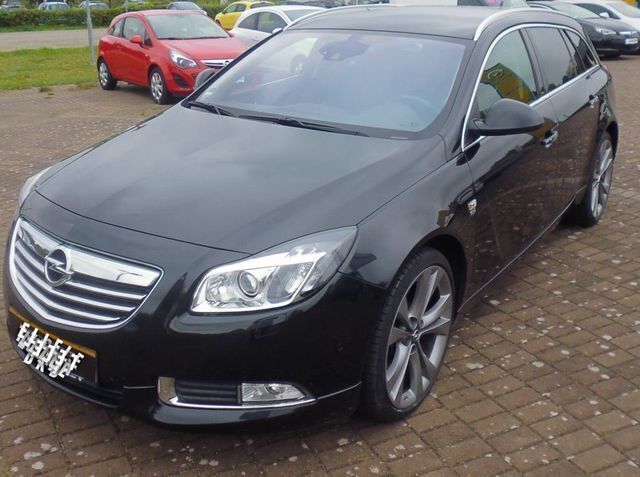 Gebraucht Opel Insignia 299 PS (219 kW) 2011 Schwarz metallic Kombi