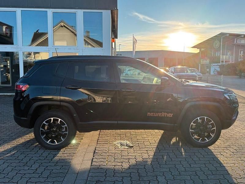 Gebraucht Jeep Compass 241 PS (177 kW) 2023 Schwarz SUV