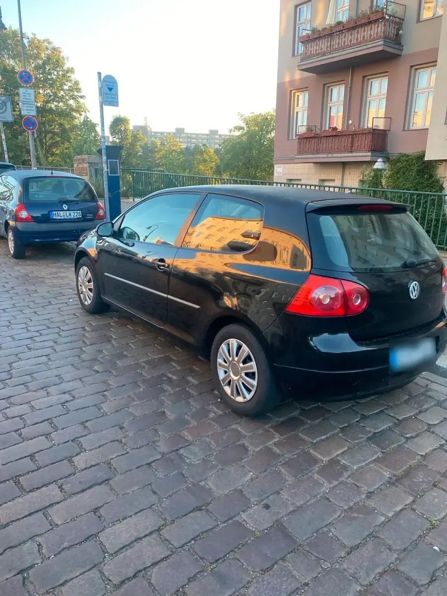 Gebraucht VW Golf V 75 PS (55 kW) 2004 Schwarz Kleinwagen