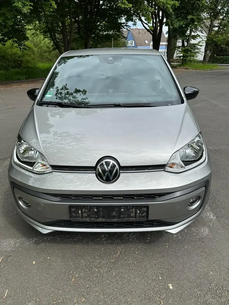Second-hand VW up! Active 65 CP (47 kW) 2024 Argintiu Hatchback