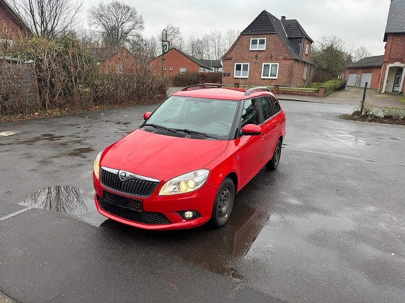 Rot Gebraucht 2014 Skoda Fabia Ambiente Kombi | 5.150 € (Guter Preis) - Bild 1/3
