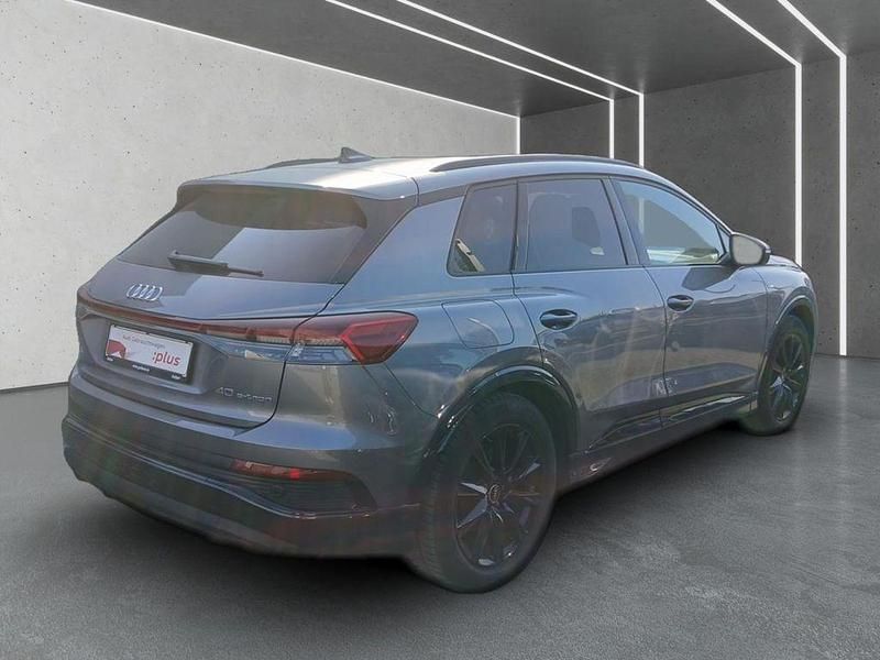 Gebraucht Audi Q4 e-tron S-Line 150 kW (204 PS) 2022 Grau SUV