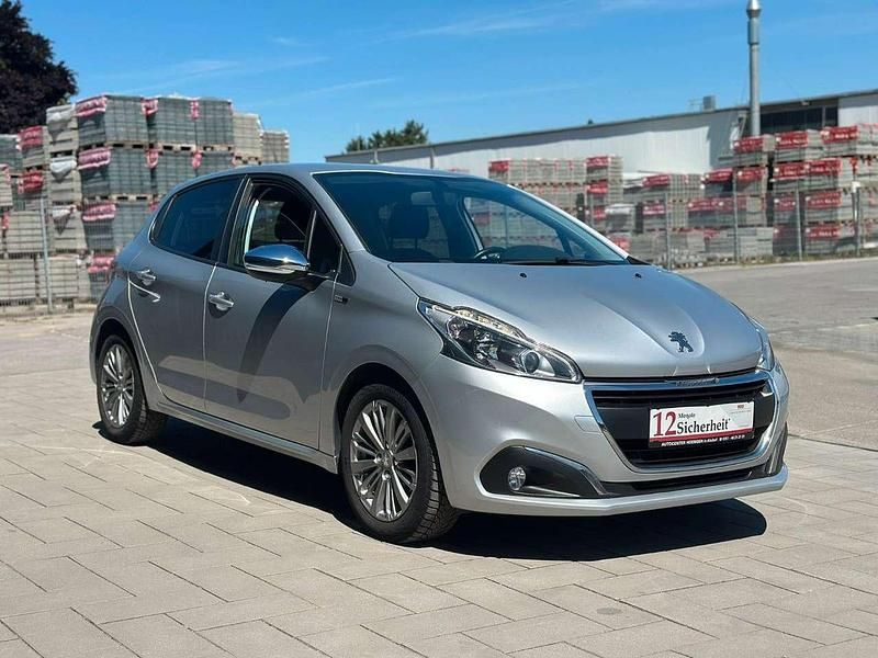 Grau Gebraucht 2017 Peugeot 208 Style Kleinwagen | 5.900 € (Fairer Preis) - Bild 1/2