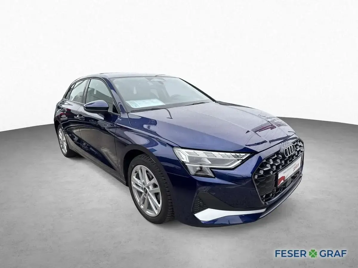 Gebraucht Audi A3 Advanced 150 PS (110 kW) 2025 Navarrablau metallic Limousine