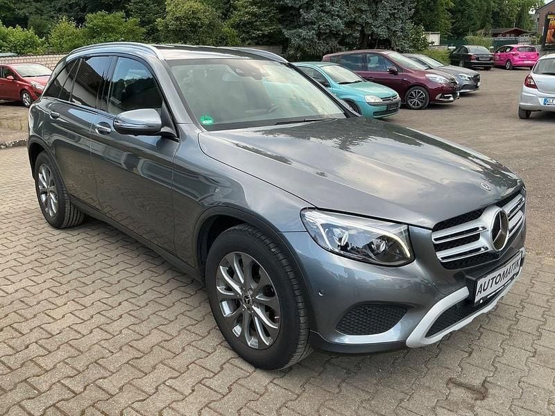 Grau Gebraucht 2019 Mercedes GLC250 SUV | 23.950 € (Superpreis) - Bild 1/4