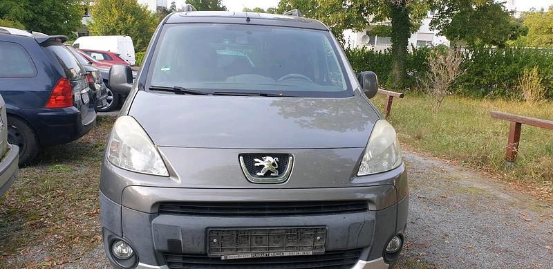 Grau Gebraucht 2011 Peugeot Partner Van / Kleinbus | 4.300 € (Fairer Preis) - Bild 1/4
