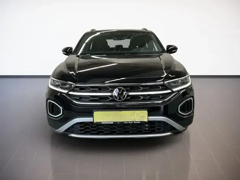 Second-hand VW T-Roc Move 110 CP (80 kW) 2023 Negru SUV