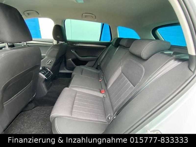 Gebraucht Skoda Superb Business Line 150 PS (110 kW) 2022 Silber Kombi