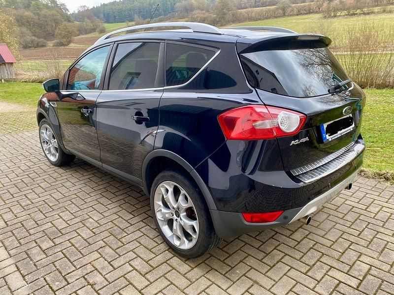 Gebraucht Ford Kuga Individual 163 PS (119 kW) 2010 Schwarz SUV