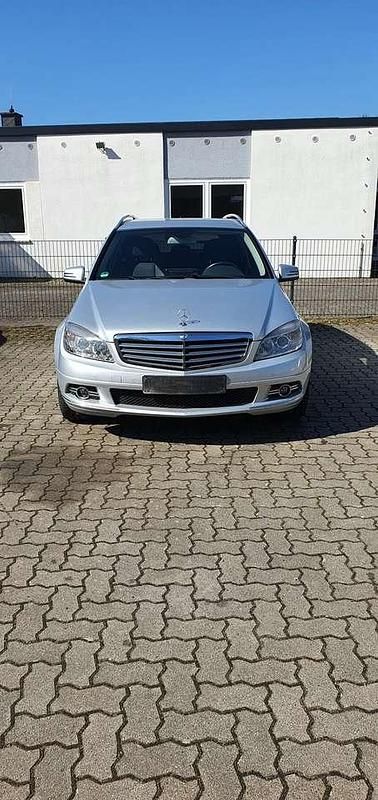 Silber Gebraucht 2009 Mercedes 180 Avantgarde Limousine | 8.800 € - Bild 1/4