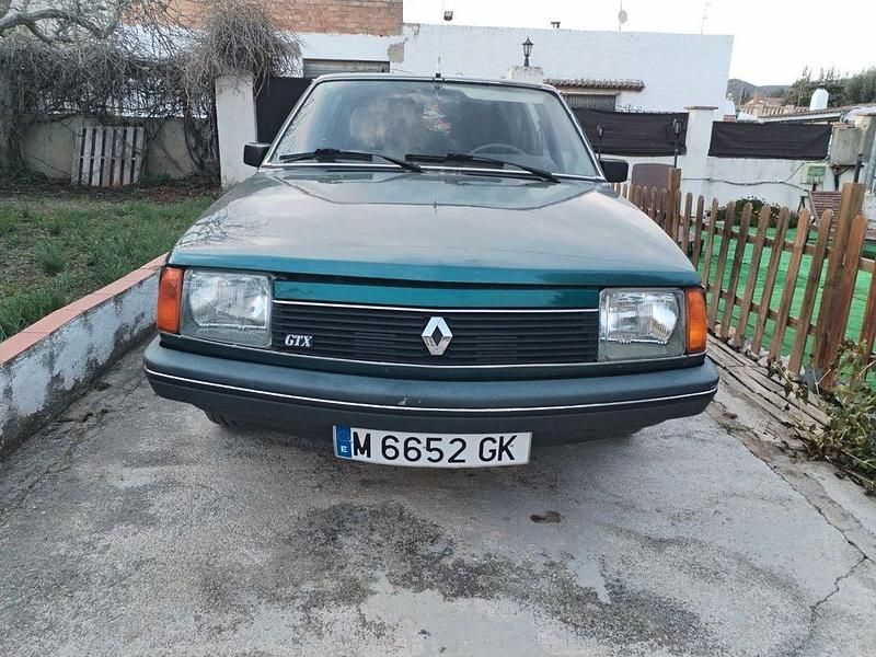 Grün Gebraucht 1985 Renault R18 Limousine | 4.500 € - Bild 1/4