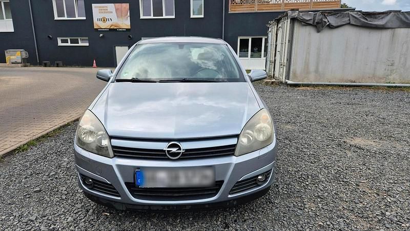 Silber Gebraucht 2005 Opel Astra Kleinwagen | 1.500 € (Guter Preis) - Bild 1/4