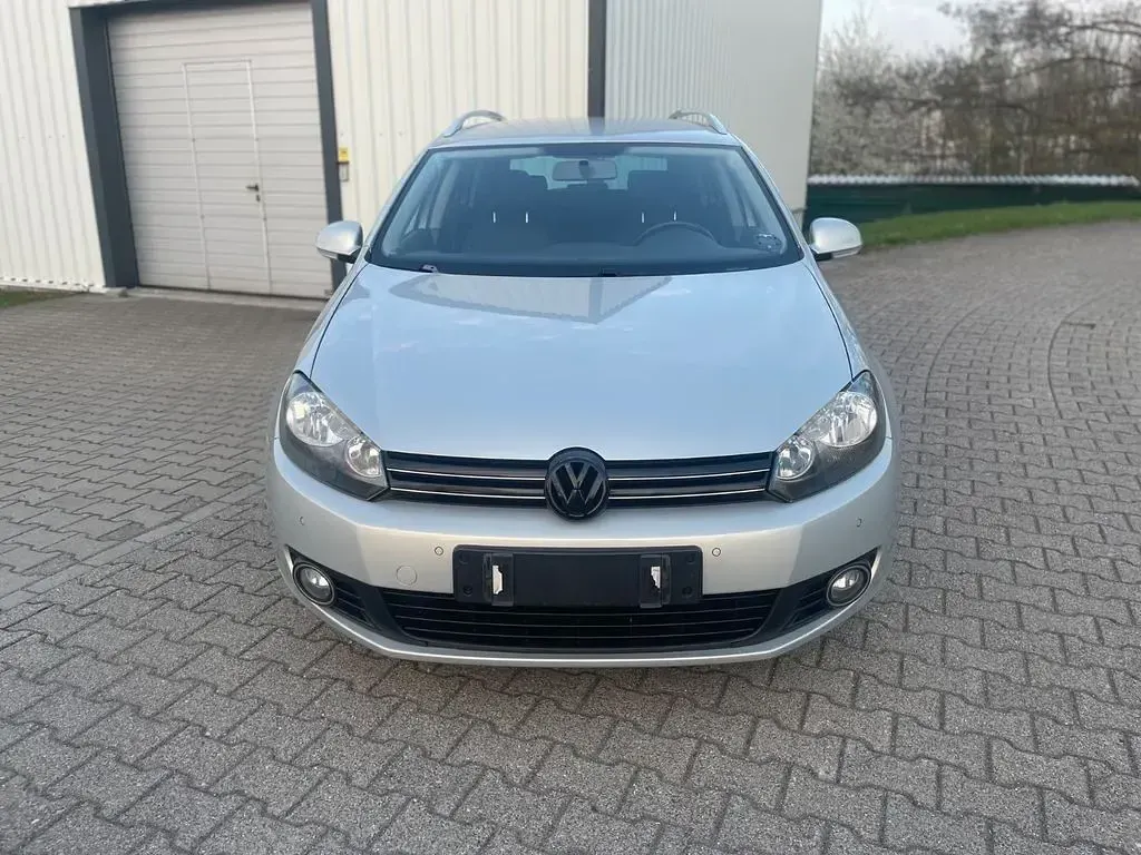 Gebraucht VW Golf VI Comfortline 122 PS (89 kW) 2010 Silber Kleinwagen