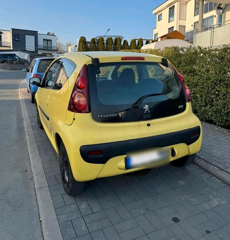 Gebraucht Peugeot 107 68 PS (50 kW) 2012 Gelb Kleinwagen