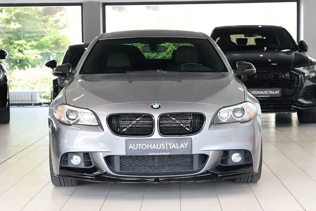 Gebraucht BMW 550 Performance 449 PS (330 kW) 2016 Grau Limousine