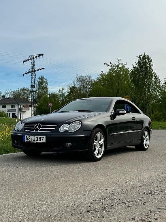 Schwarz Gebraucht 2005 Mercedes CLK320 Avantgarde Coupé | 3.999 € (Fairer Preis) - Bild 1/4