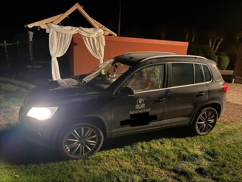 Schwarz Gebraucht 2010 VW Tiguan SUV | 8.100 € (Teuer) - Bild 1/4