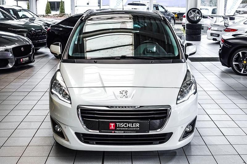 Gebraucht Peugeot 5008 Allure 150 PS (110 kW) 2016 Weiß Van / Kleinbus