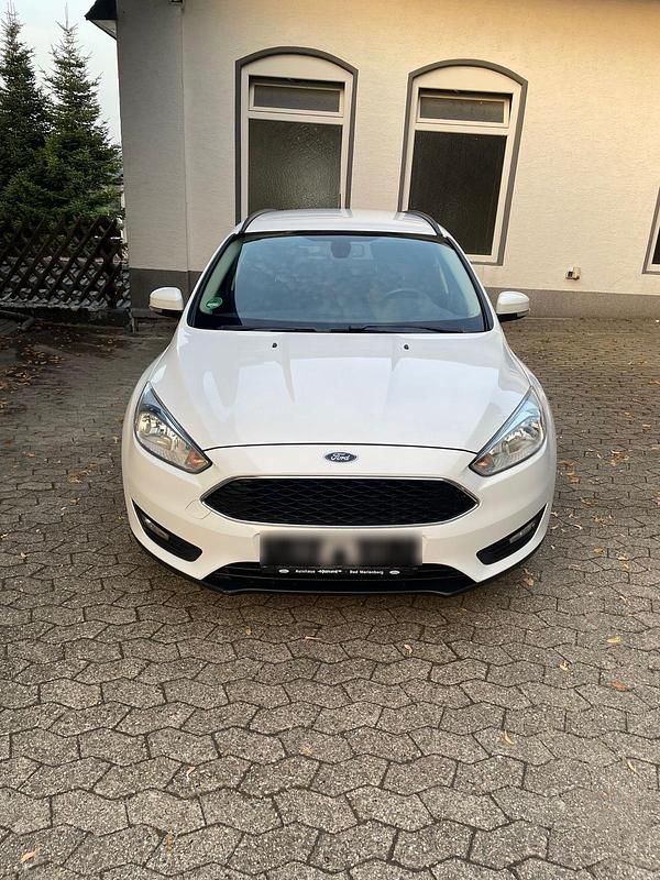 Weiß Gebraucht 2018 Ford Focus Kombi | 6.800 € (Superpreis) - Bild 1/4