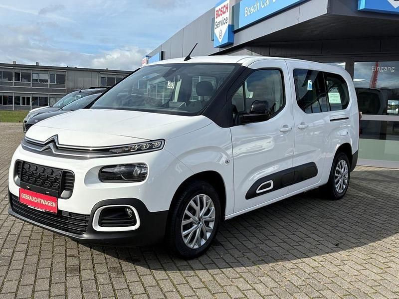 Weiß Gebraucht 2022 Citroën Berlingo Feel Van / Kleinbus | 21.990 € (Teuer) - Bild 1/4