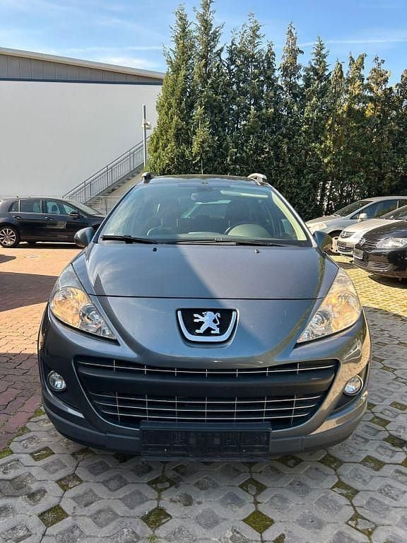 Grau Gebraucht 2010 Peugeot 207 Limousine | 1.499 € (Guter Preis) - Bild 1/4